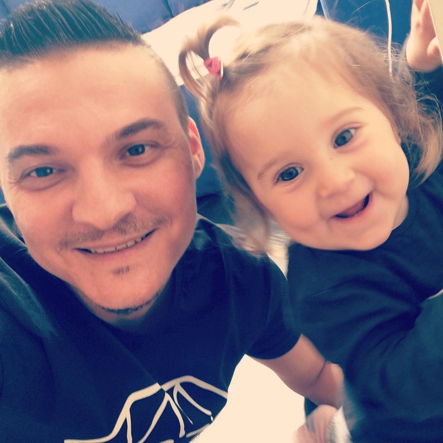 Звездный композитор с маленькой дочкойФото: Instagram