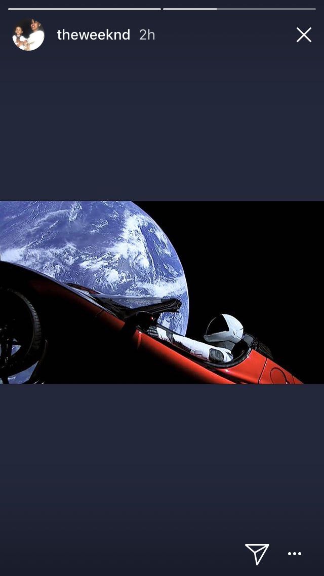 Илон Маск запустил свой автомобиль в космос