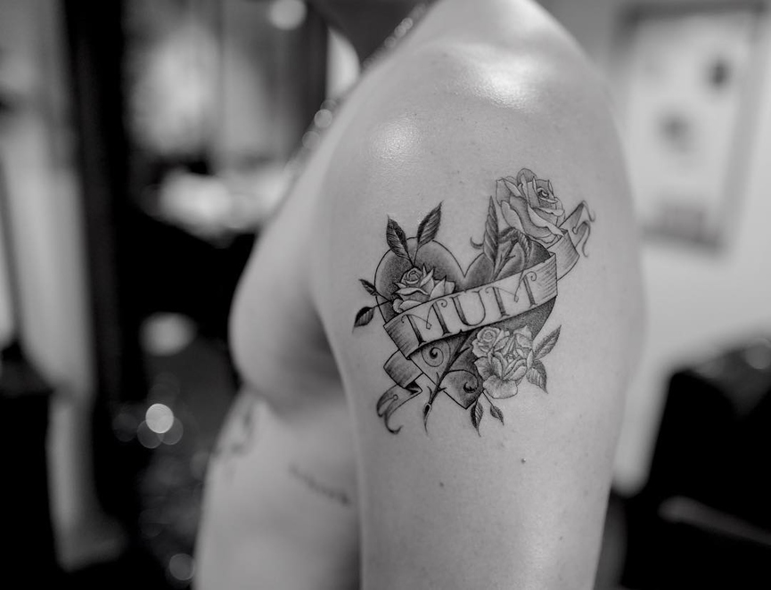 Татуировка Бруклина Бекхэма в честь материФото: Instagram