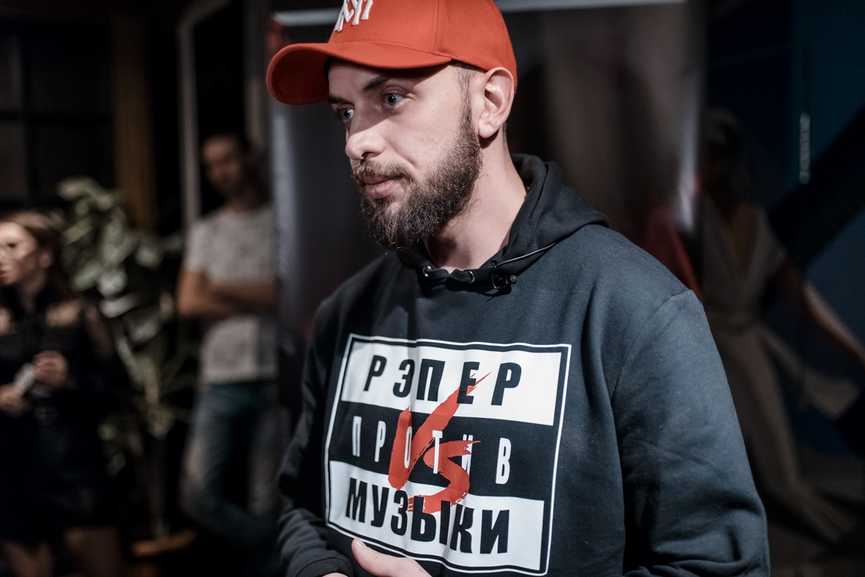 Александр Степанов представил свой первый сборние стиховФото: THT MUSIC