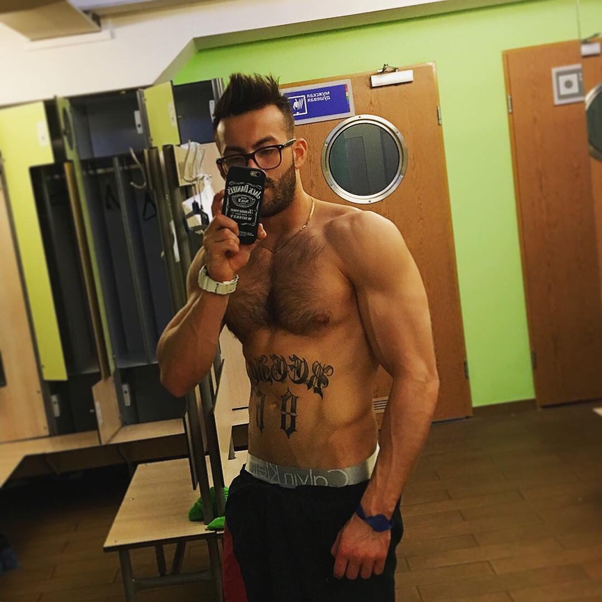 Барбер с фигурой фитнес-тренераФото: Instagram