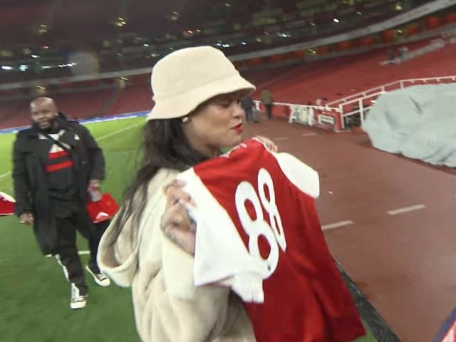 Рианна болеет за «Арсенал»Фото: кадр из видео
