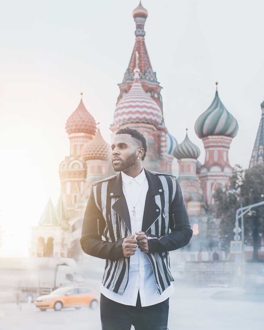 Джейсон Деруло приехал в Москву, чтобы представить свой гимн к Чемпионату мира​Фото: Instagram