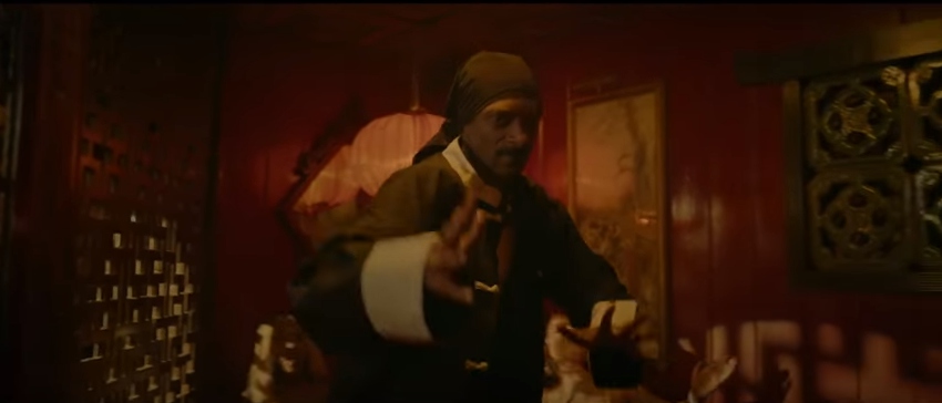 Снуп Догг помог Wiz Khalifa разобраться с недругамиФото: кадр из клипа