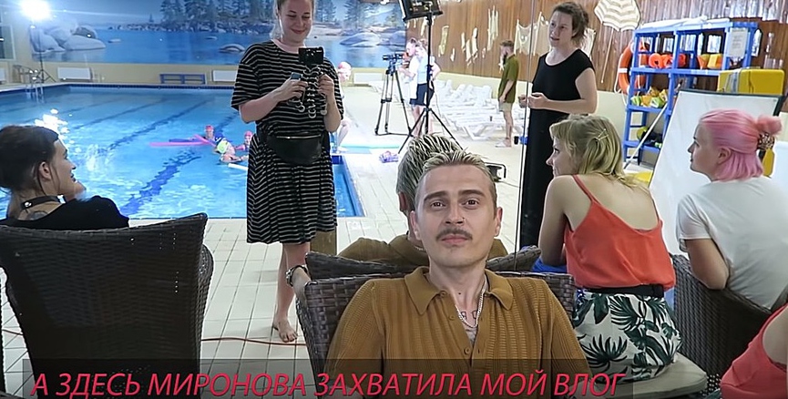 Ильич отдыхает в перерывах между дублямиФото: кадр YouTube