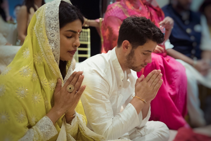 Приянка Чопра и Ник Джонас поклонились индийским богам​Фото: Instagram
