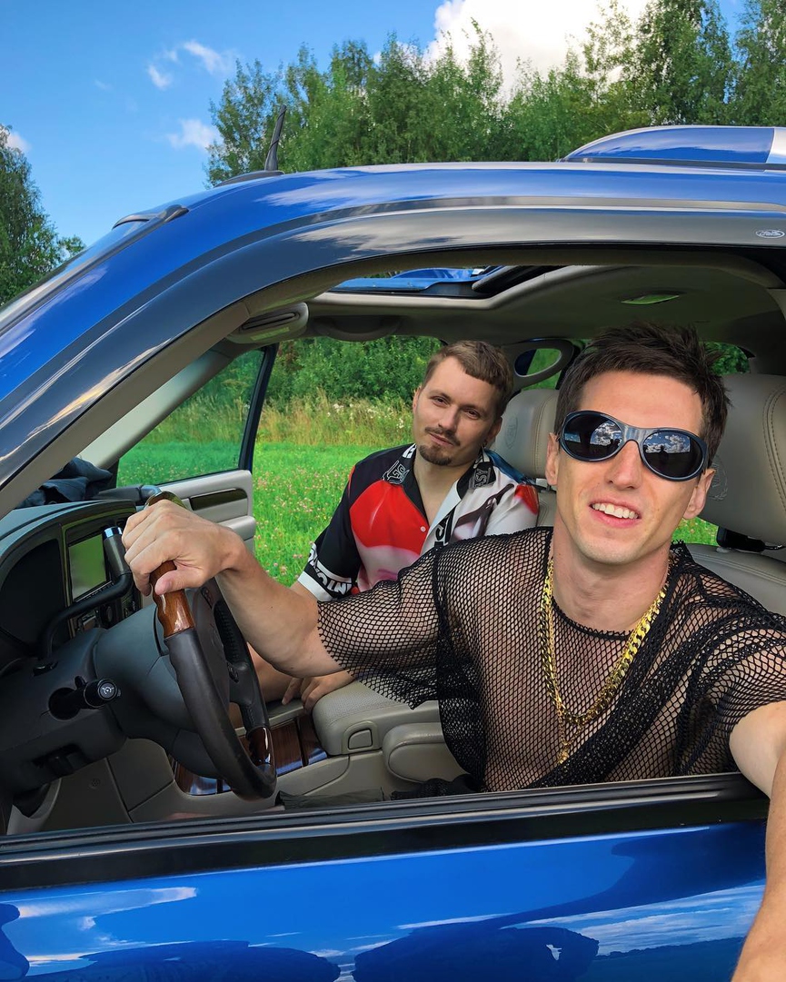 Кирилл и Саша на съемках клипа «Шашлындос»​Фото: Instagram