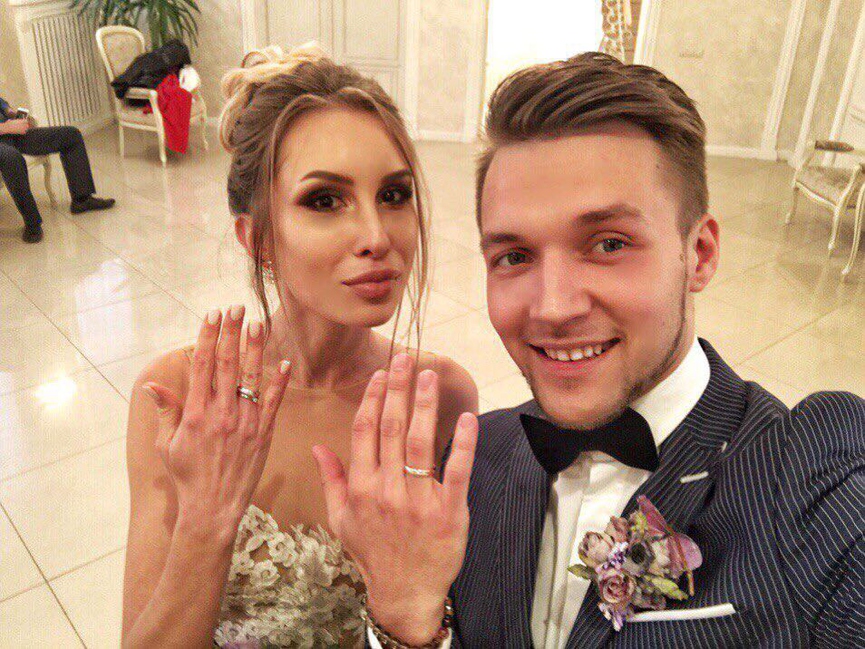 Антон с женой Дариной​Фото: Instagram