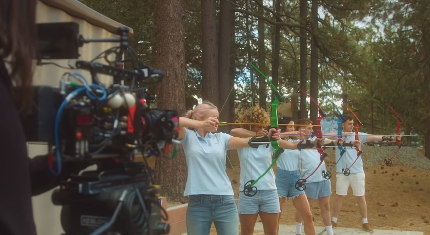 Бэкстейдж: как снимались клипы Clean Bandit, Charli XCX и Троя Сивана, а также квартирный погром The Hatters