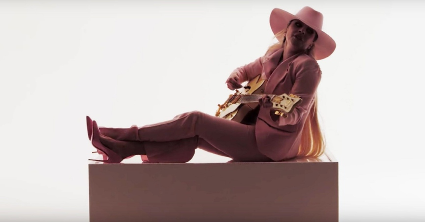 Кадр из клипа: Lady Gaga - «Million Reasons»