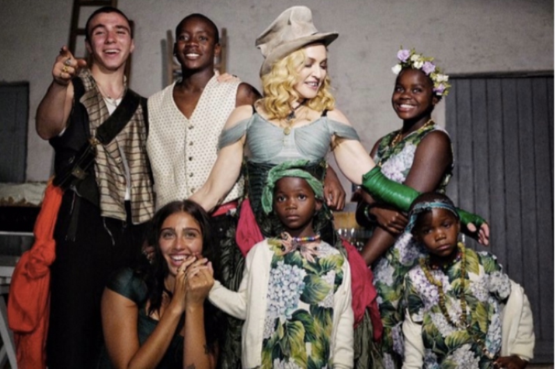 Мадонна и её шесть детей​Фото: Instagram