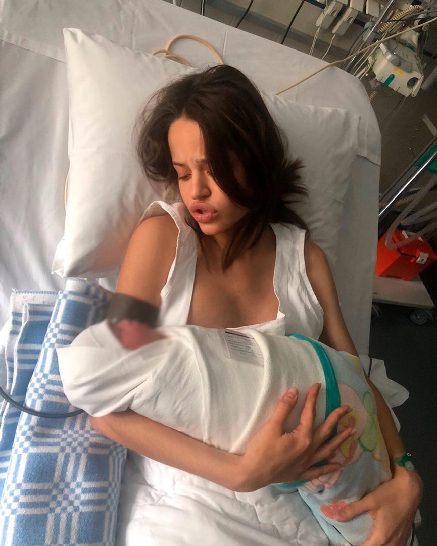 Сюзанна и новорождённая Евангелина-София​Фото: Instagram