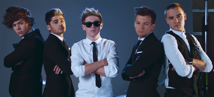 One DirectionФото: кадр из клипа «Kiss You»