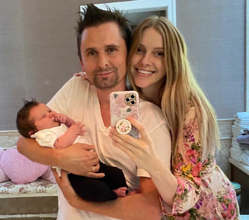 Мэттью Беллами с женой и дочерьюФото: Instagram