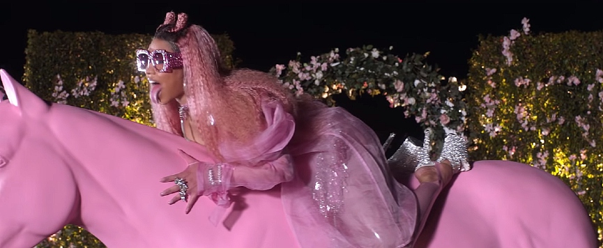 Ники Минаж на розовой лошади - изюминка видеоФото: кадр из клипа