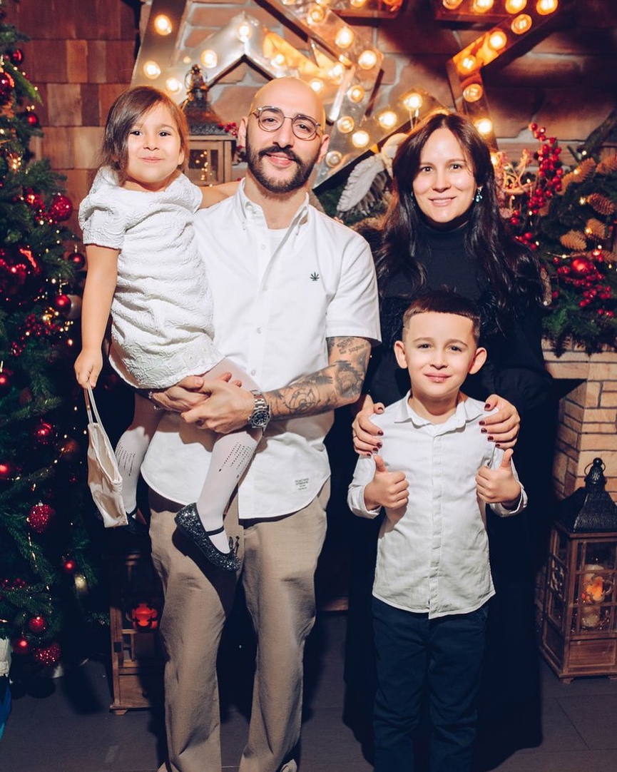 Леван Горозия с семьёй​Фото: Instagram