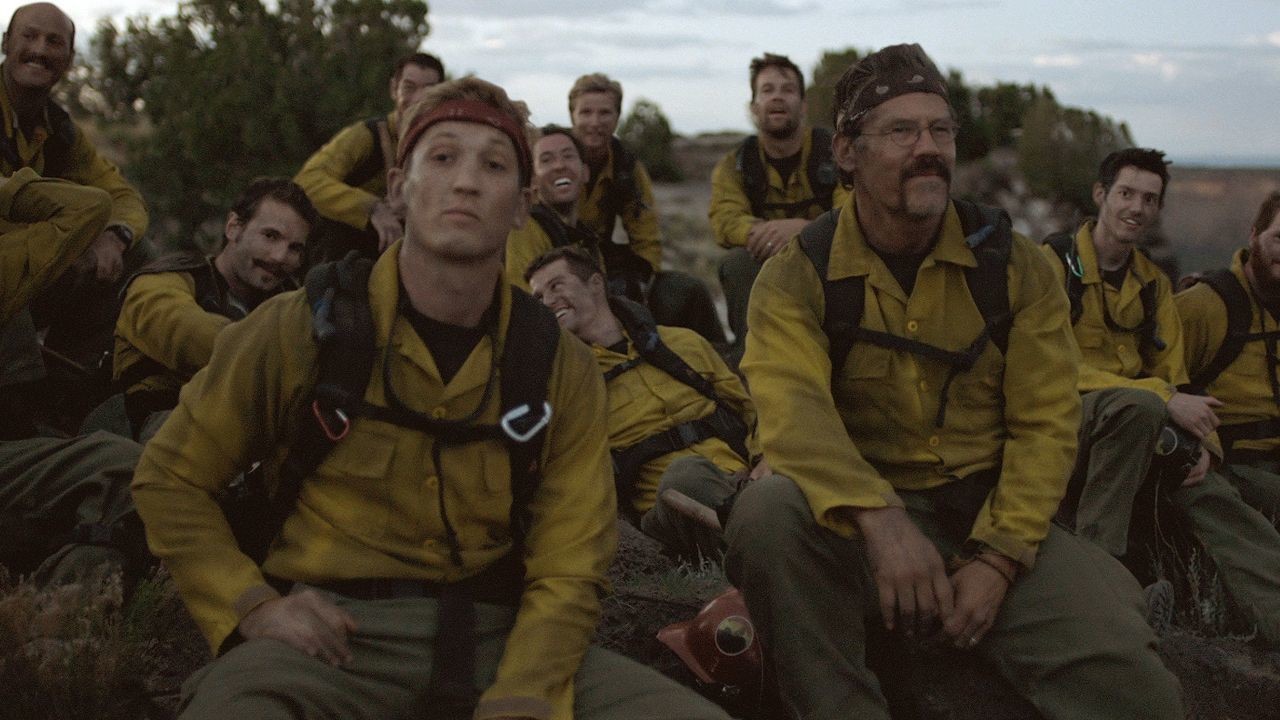 Дело храбрых. Дело храбрых фильм 2017. Дело храбрых (2017) only the Brave. Джош Бролин дело храбрых. Джефф Бриджес дело храбрых.