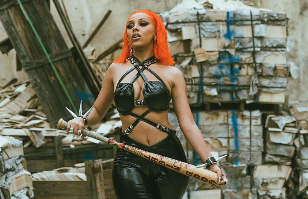 диджей из клипа мадонны. доджа кэт образы. доджо кэт. Rihanna: bitch better have my money фильм 2015. дожа кэт.