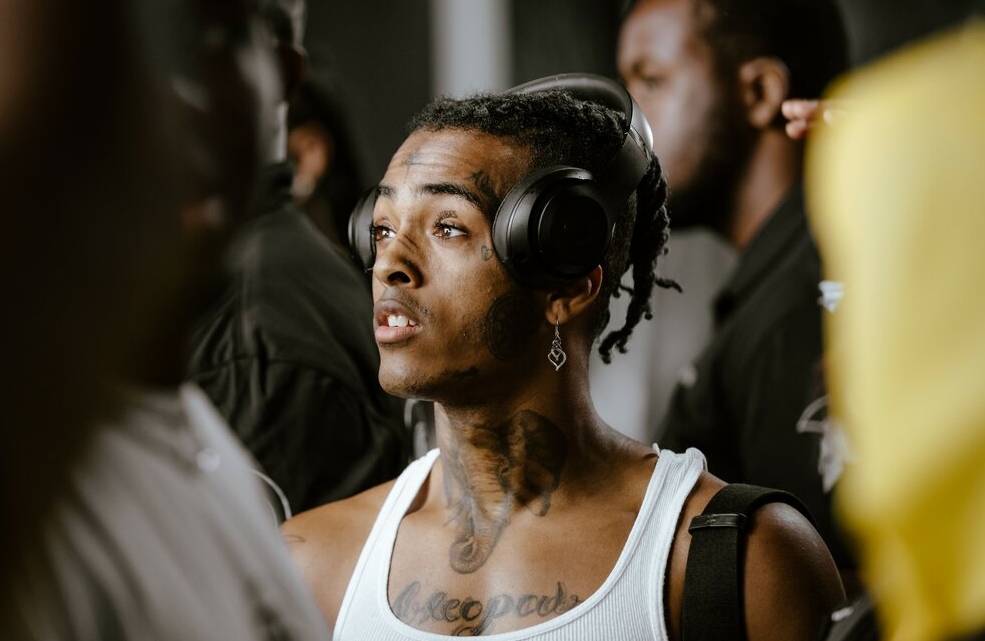 Рэпера киллера майка. Покажи картинки американского рэпера XXXTENTACION. 25-Летний Лиам Уилльямс.